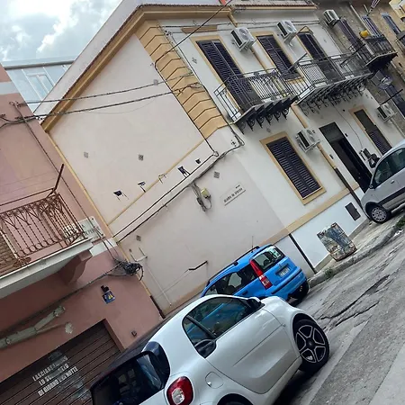 Palazzo Castelli Zisa 3* Palermo
